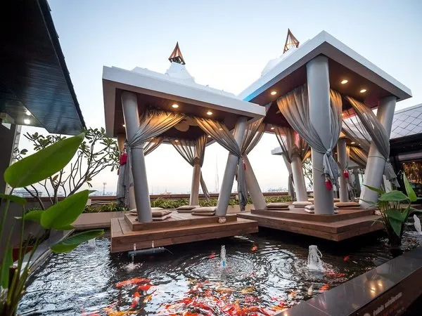 Nouvo City Hotel
