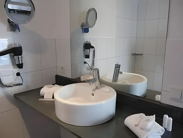 NOVINA HOTEL Tillypark