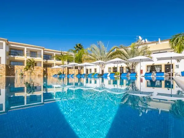 Novochoro Apartments & Villas