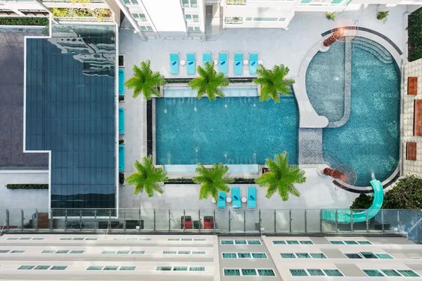 Novotel Living Bangkok Sukhumvit Legacy