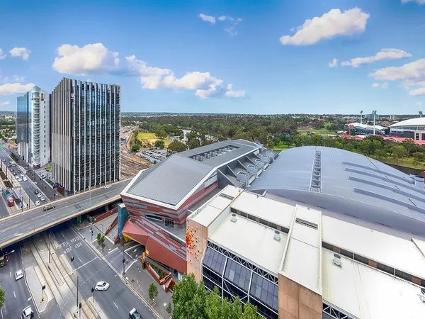 Oaks Adelaide Embassy Suites