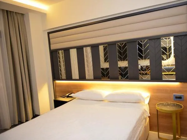 Oasis Hotel & Apartments