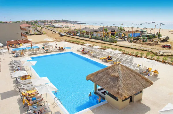 Oasis Salinas Sea