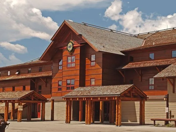 Old Faithful Snow Lodge & Cabins