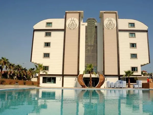 Orfeus Queen Hotel