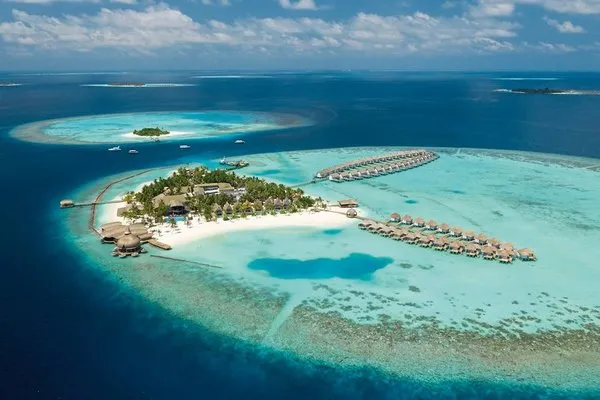 OUTRIGGER Maldives Maafushivaru Resort