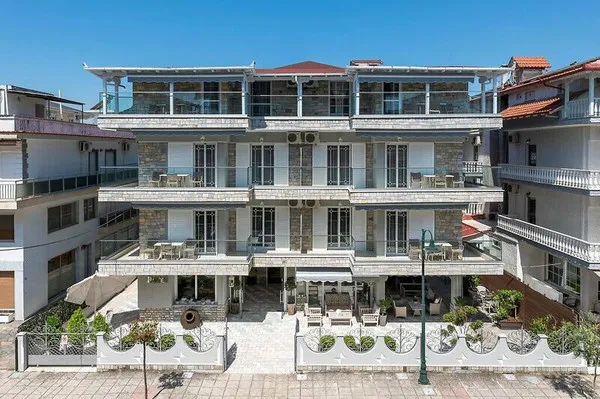 Ouzas Luxury Hotel