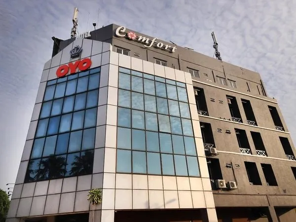 OYO 447 Comfort Hotel Meru