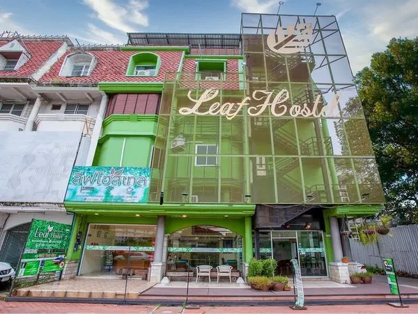 OYO 928 Leaf Hostel