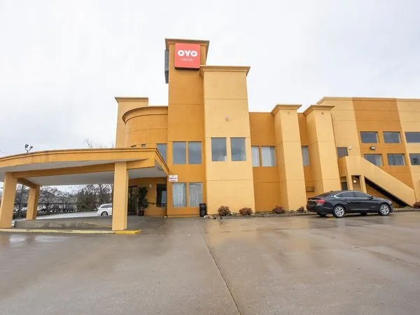 OYO Hotel Knoxville TN Cedar Bluff I-40