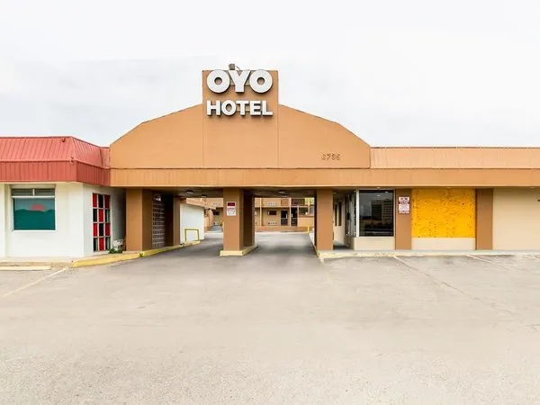 Oyo Hotel San Antonio Lackland AFB Seaworld Hwy 90 W