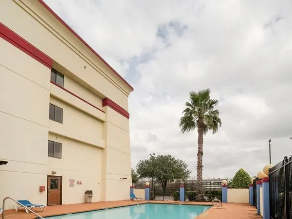 OYO Townhouse Houston Airport North