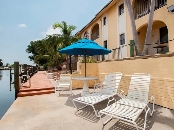 OYO Waterfront Hotel- Cape Coral/Fort Myers, FL