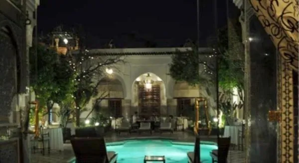 Palace  Donab