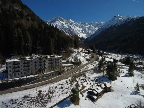 Palace Pontedilegno Resort