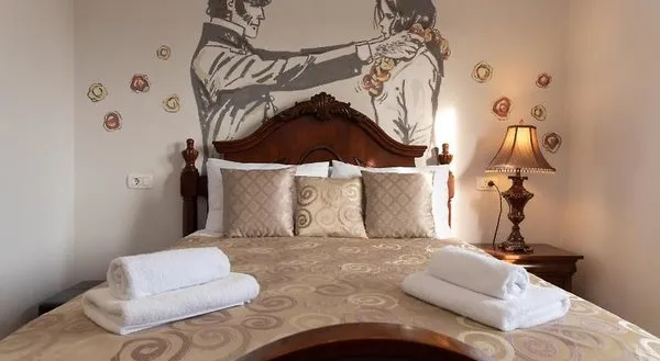 Palace Queen Mary Luxury Rooms
