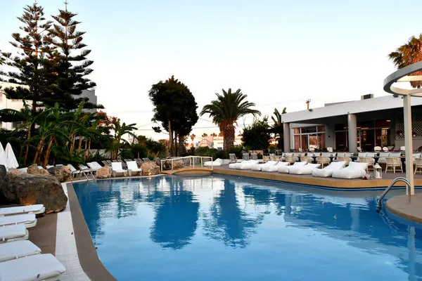 Palm Beach Hotel