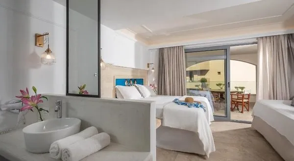 Parthenis Beach Suites By The Sea