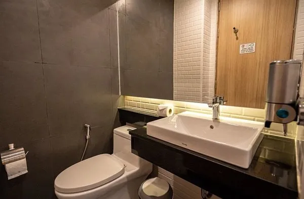 Patong Poshtel