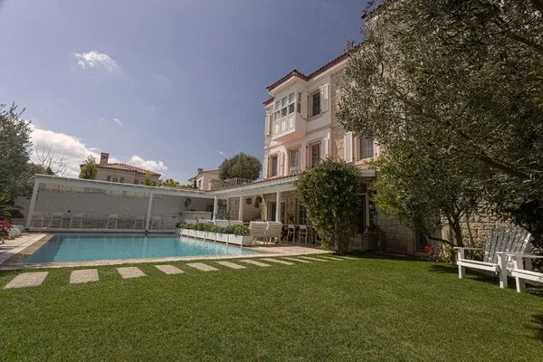 Peremere Alaçati Otel