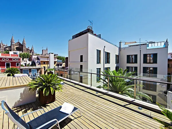 Petit Palace Tres