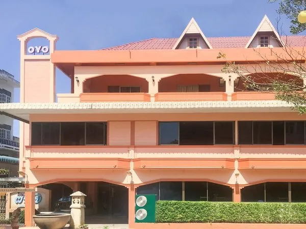 Phasuk Hotel by OYO Rooms