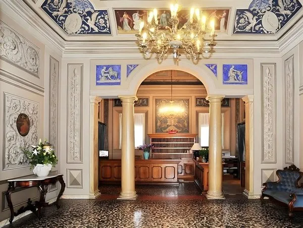 PHI Hotel Canalgrande