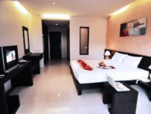 Phu-Ke-Ta, The Hip Service Apartment & Hotel