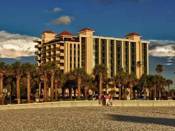 Pier House 60