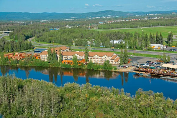 Pike's Waterfront Lodge