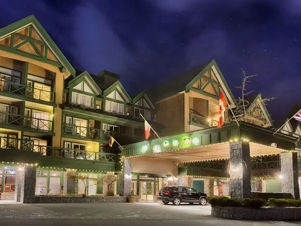 Pinnacle Hotel Whistler Village