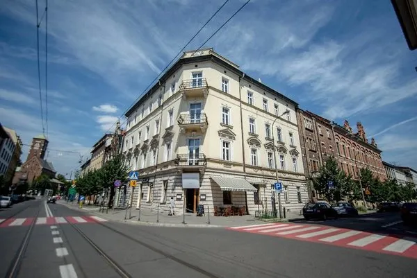 Platinum Aparthotel