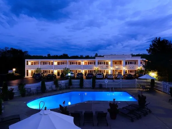 Port Inn and Suites Portsmouth, an Ascend Collection Hotel