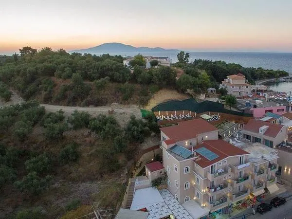 Porto Planos Beach Hotel