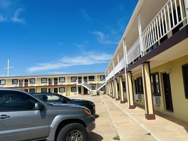 Premier Inn & Suites