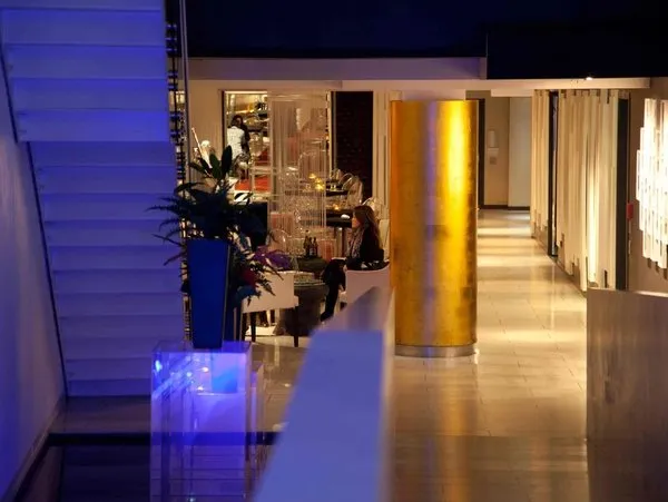 Quadrant Hotel & Suites