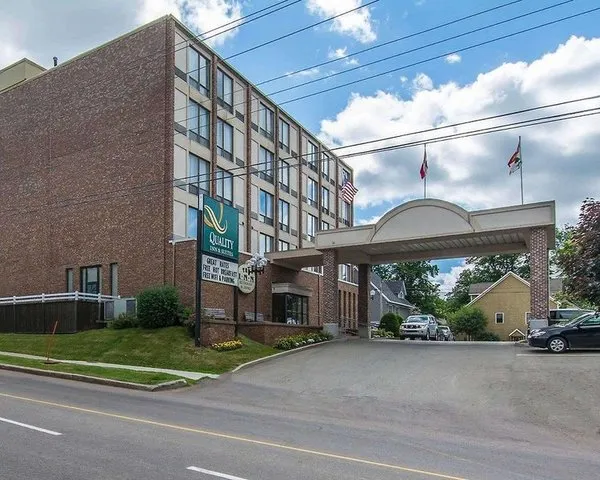 Quality Inn & Suites Downtown