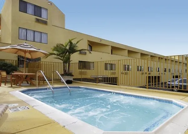 Quality Inn & Suites Hermosa Beach