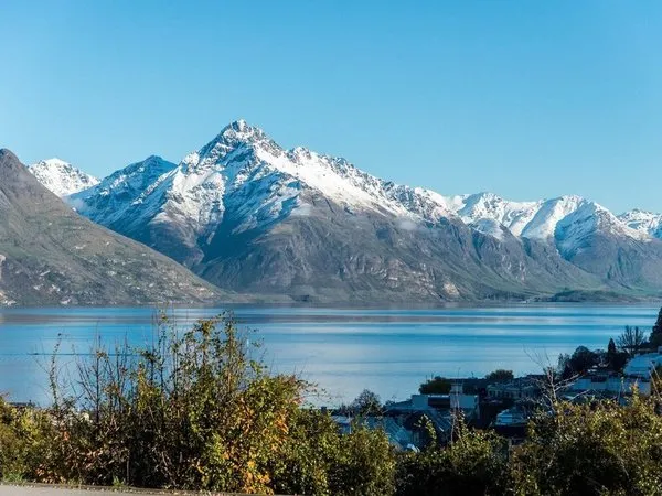 Queenstown House Boutique Bed & Breakfast & Apartments