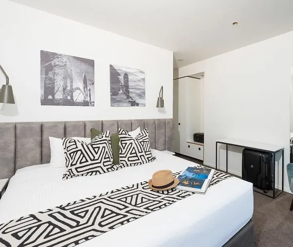 R Hotel Geelong