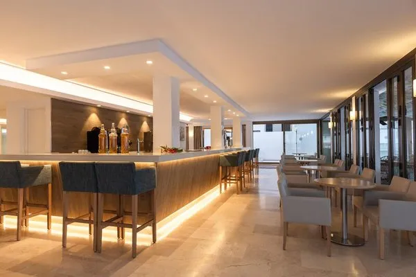 R2 Verónica Beach Hotel