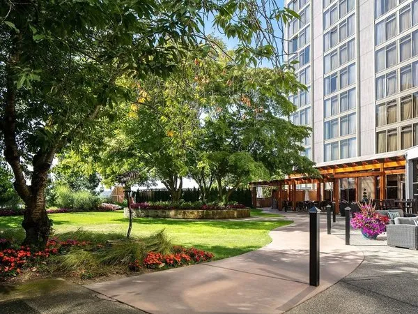Radisson Blu Vancouver Airport Hotel & Marina