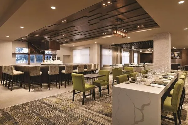 Radisson Kingswood Hotel And Suites