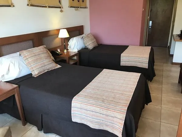 Raíces Esturión Hotel