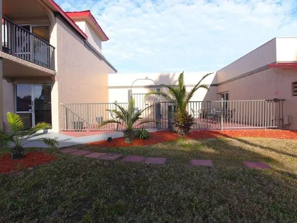 Ramada by Wyndham Davenport Orlando South