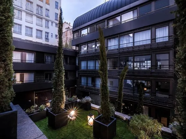 Rayz Private Suites