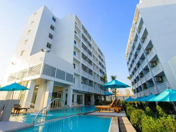 Recenta Suite Phuket Suanluang