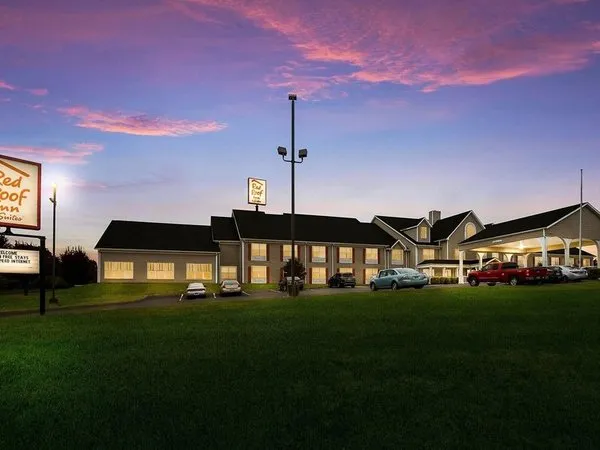 Red Roof Inn & Suites Knoxville East