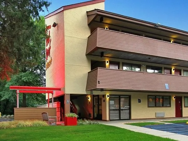 Red Roof PLUS+ Atlanta - Buckhead