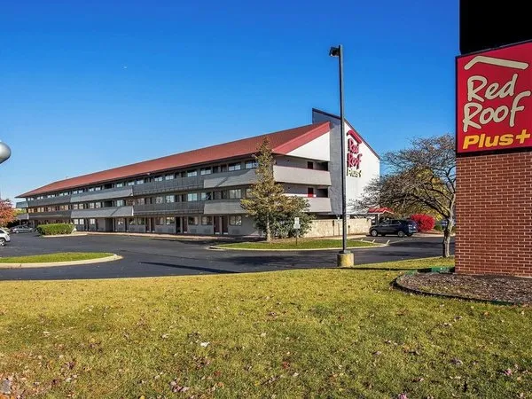 Red Roof Plus + Chicago - Schaumburg
